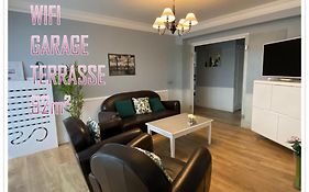 Appartement spacieux en centre ville, 2 chb, terrasse et garage